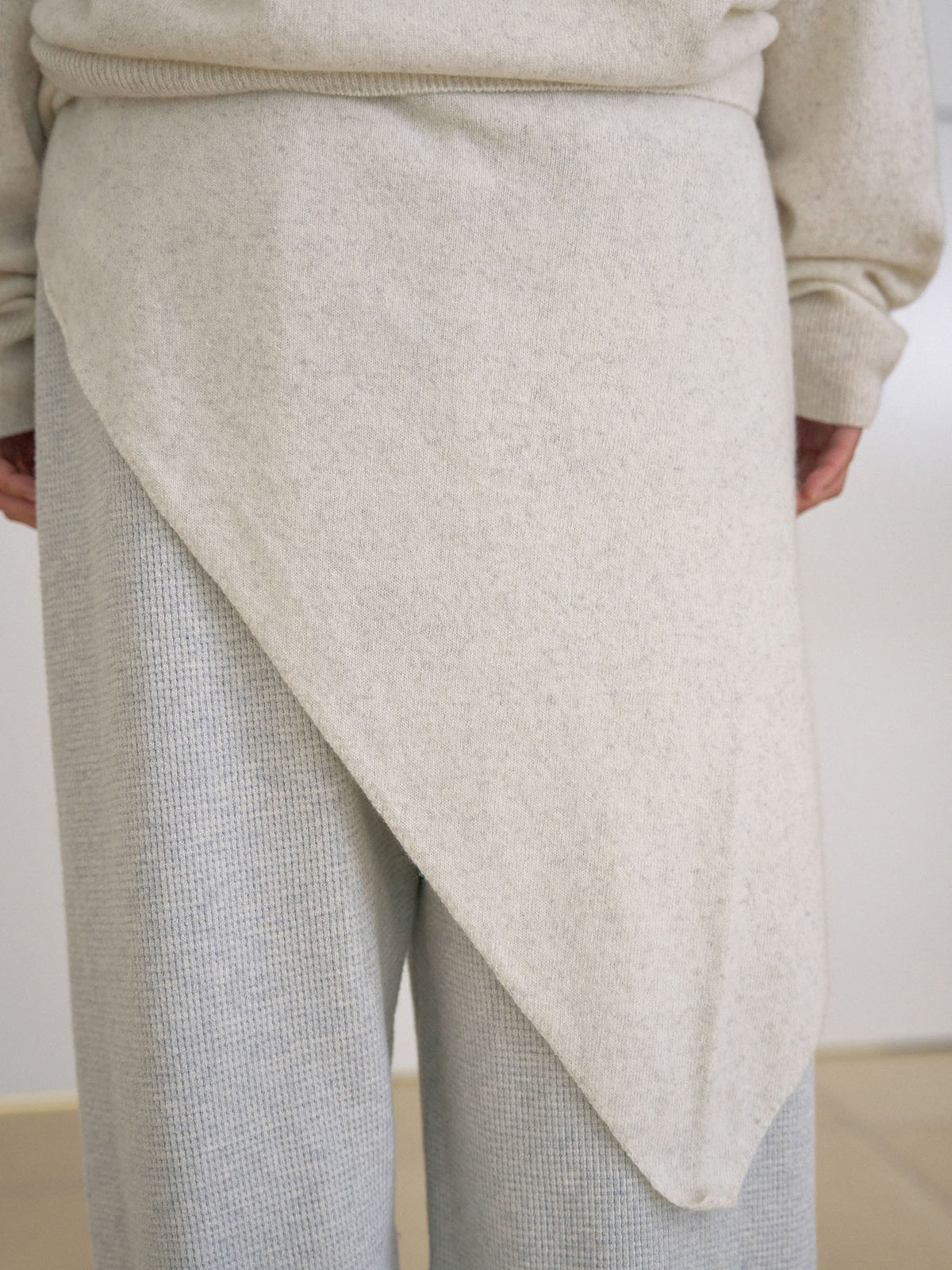 MARAN Triangle Scarf - Oatmeal 商品画像16/21