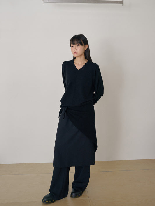 Triangle Scarf - Black 3