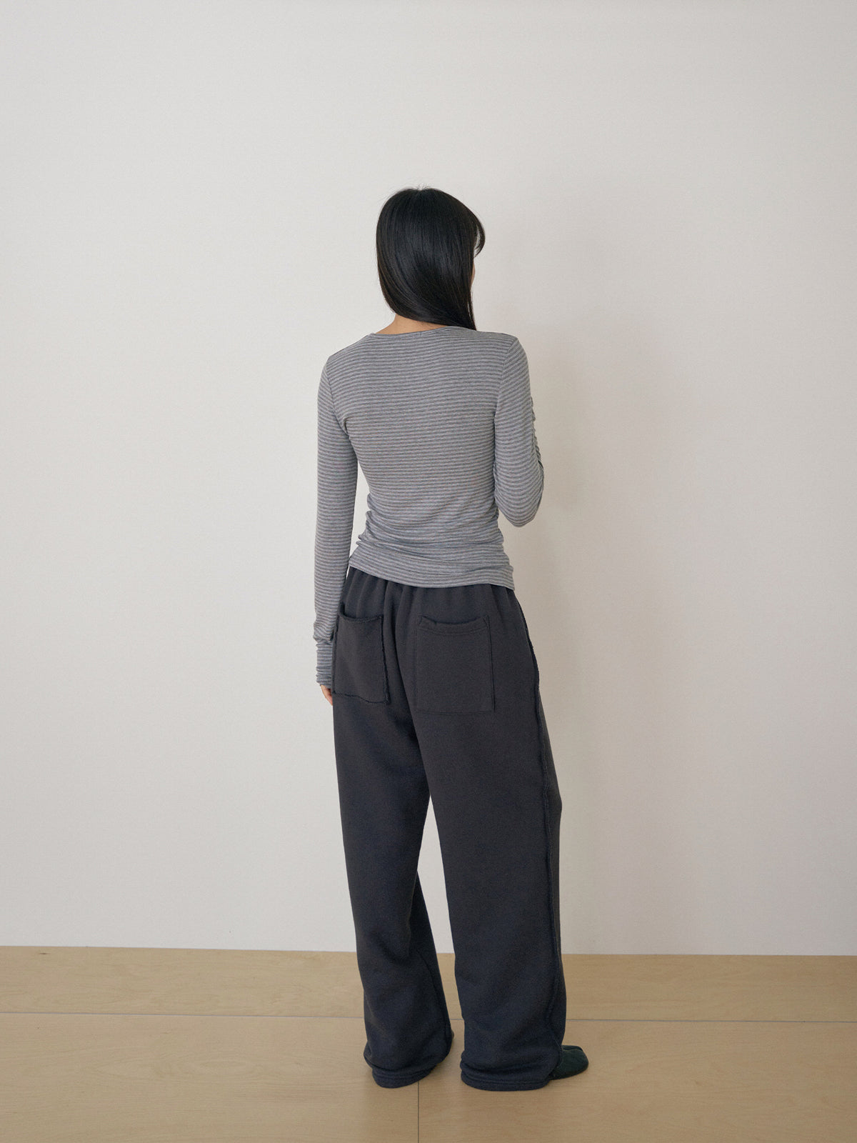 Flow Sweatpants - Charcoal 3