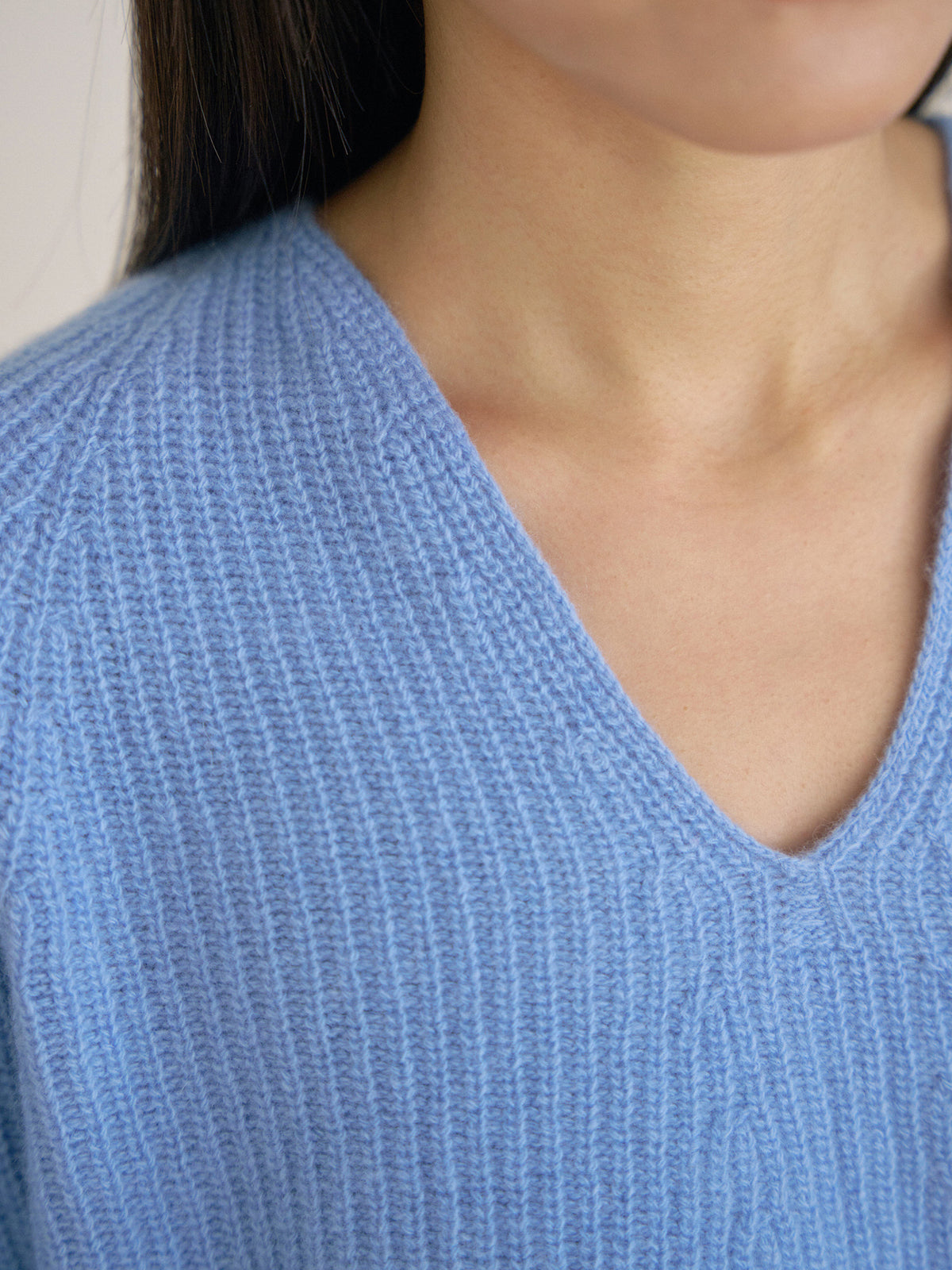 MARAN Wool V-neck Raglan Pullover - Blue 商品画像15/21
