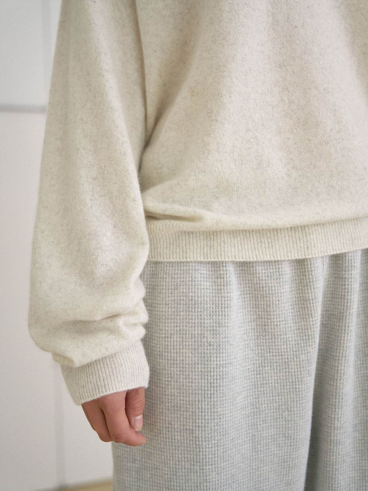 MARAN Cashmere Blend V-neck Pullover - Oatmeal 商品画像16/21