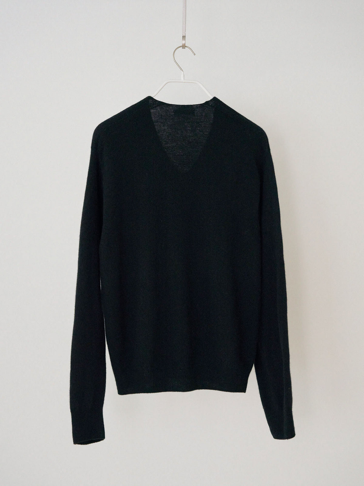 Cashmere Blend V-neck Pullover - Black 11