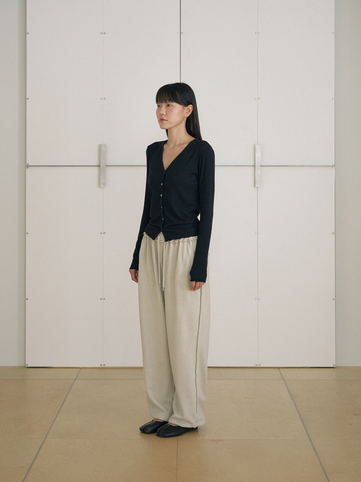 MARAN Wave V-neck Rib Cardigan - Black 商品画像15/21