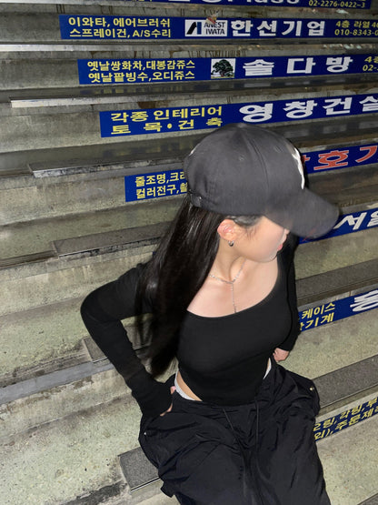 BASIC ROUND NECK LONG SLEEVE -BLACK
