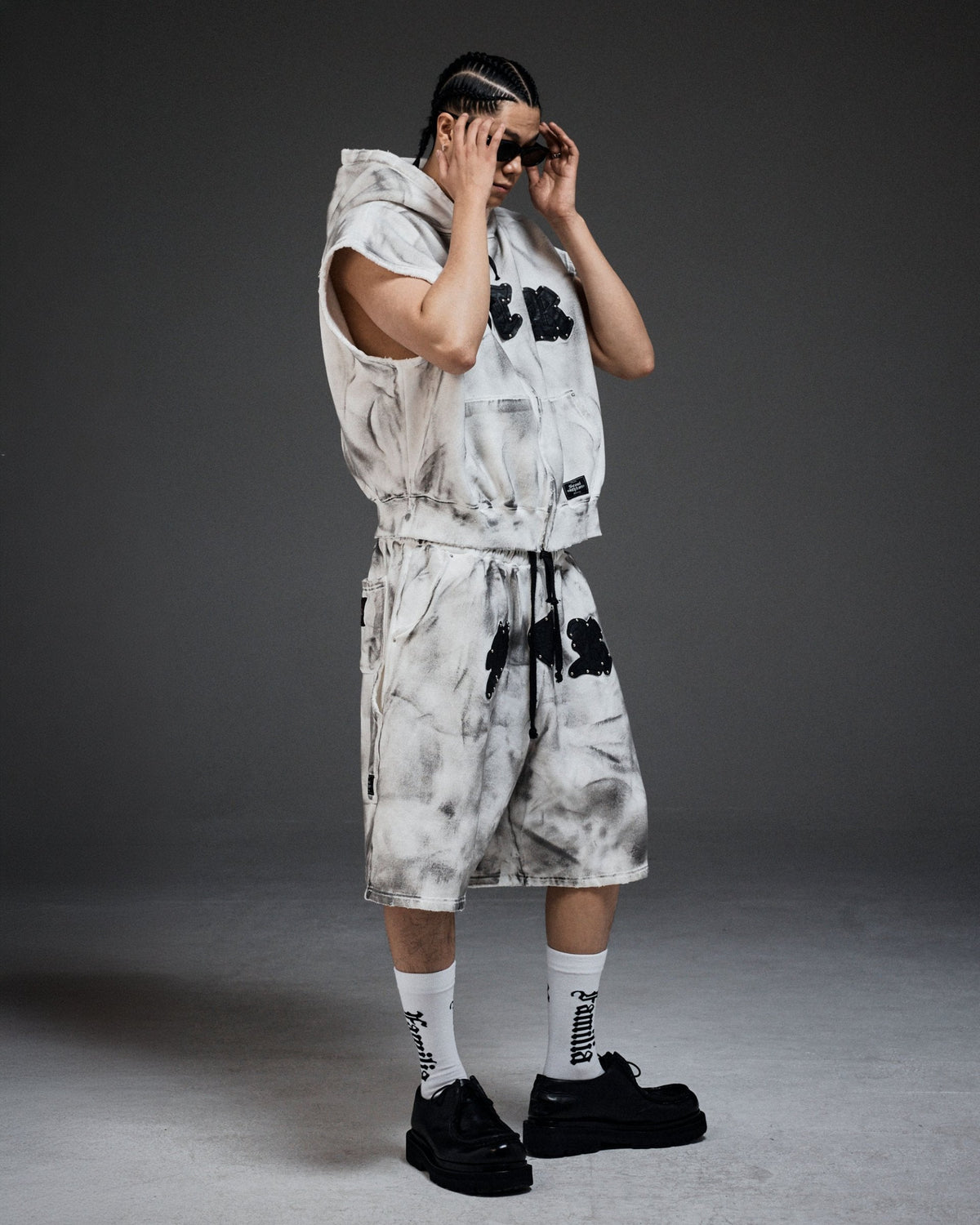 M.C.R. code stud zip-up vest HD IV