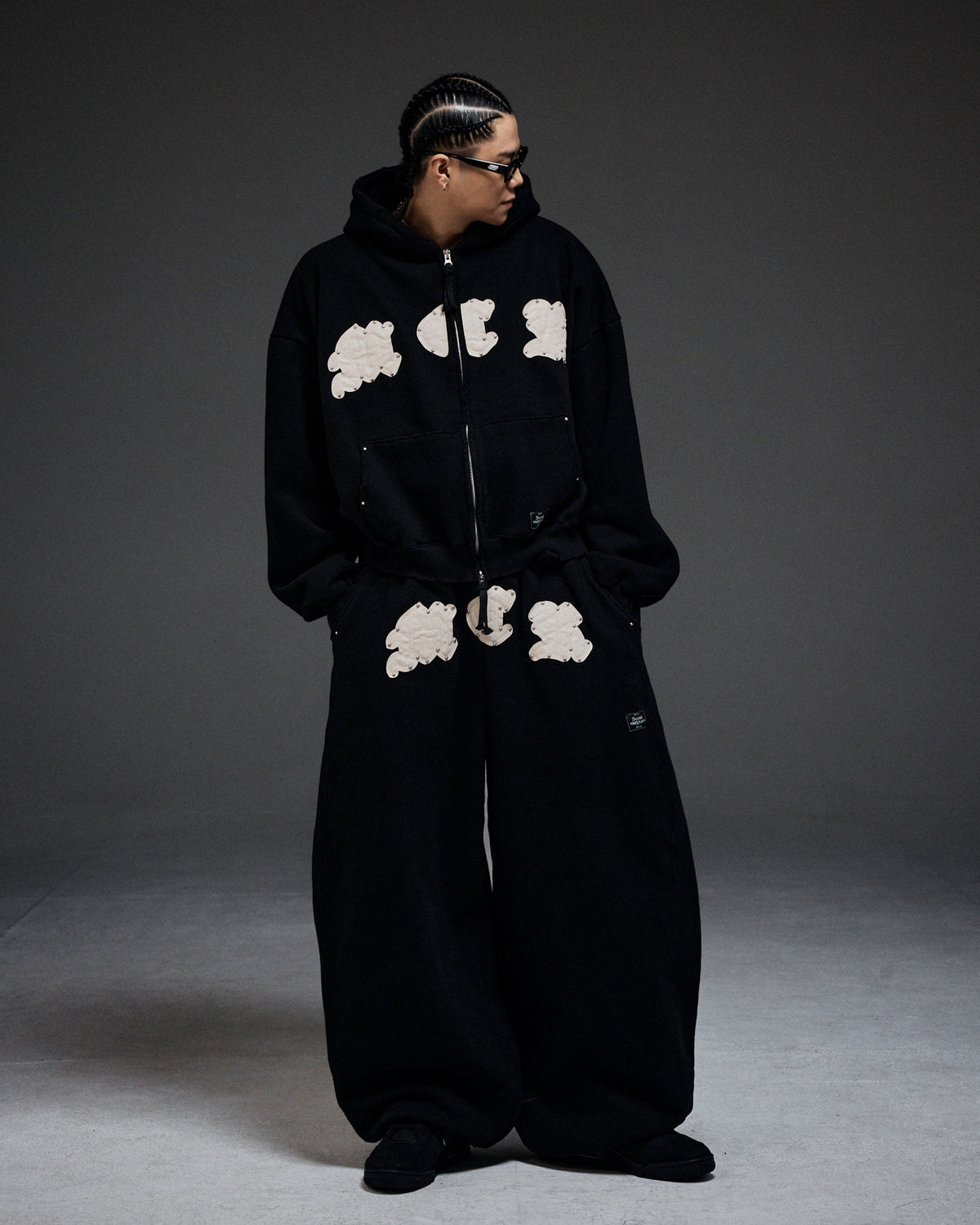M.C.R. code stud zip-up HD BK