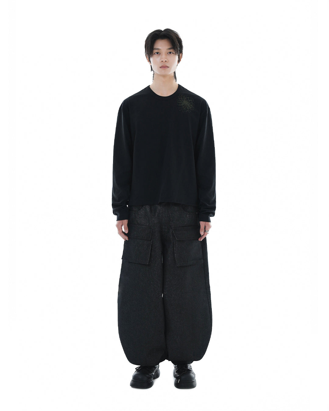 Distorted Flower Crop Long Sleeve_Black 