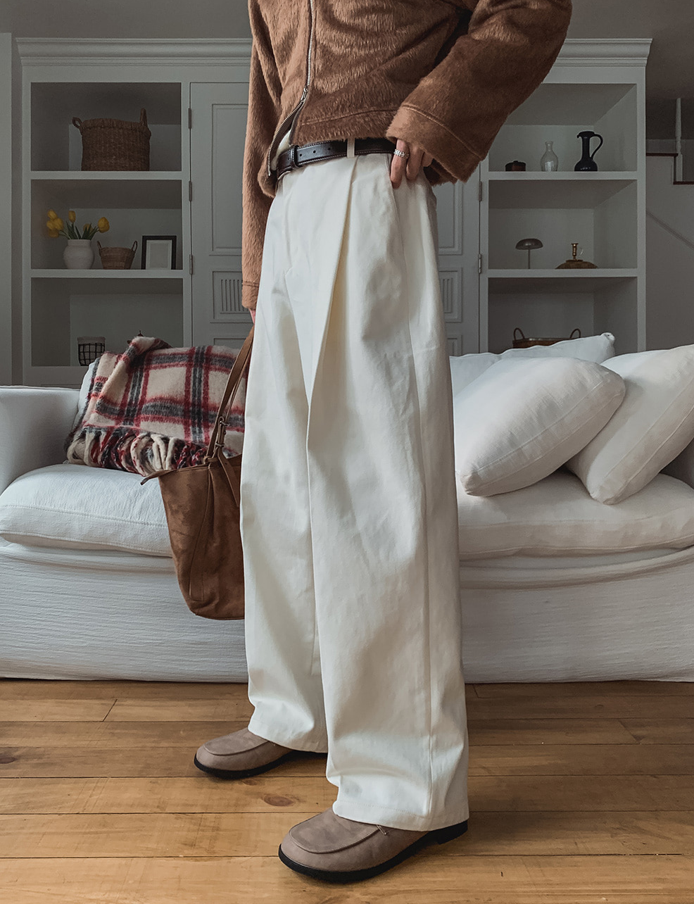 Soft Volume Tuck Wide Pants