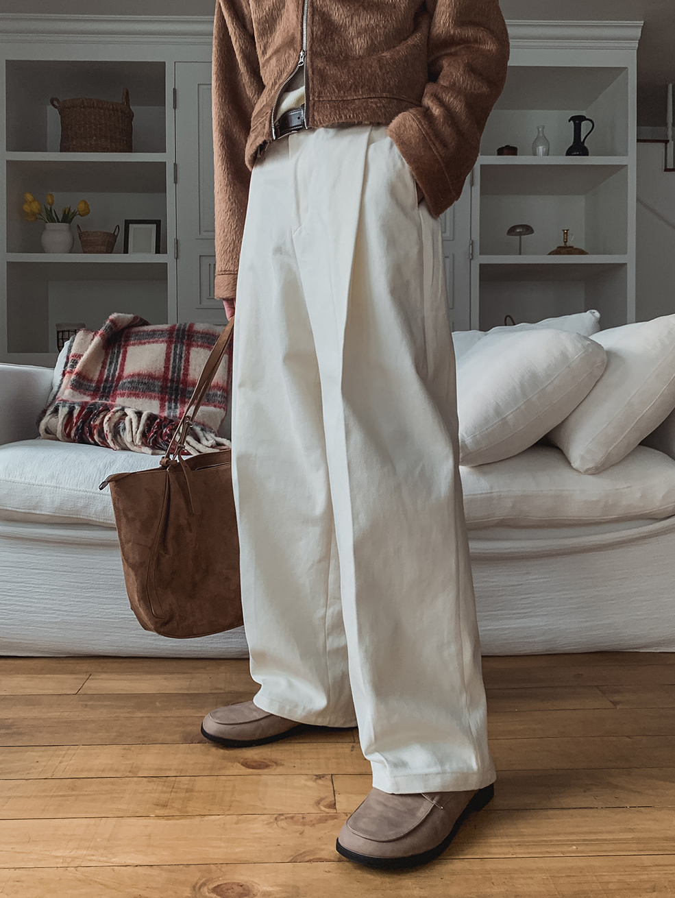 Soft Volume Tuck Wide Pants