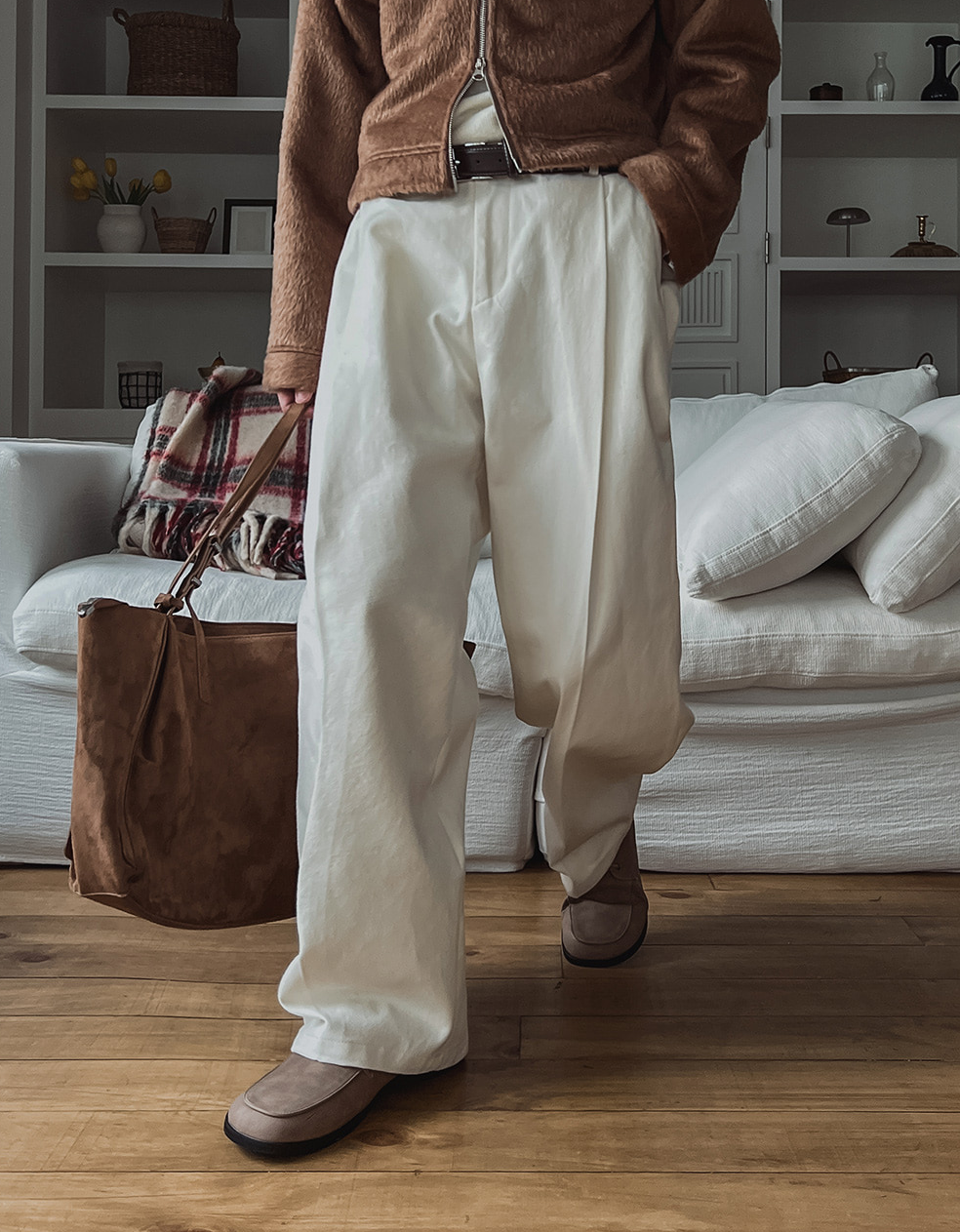 Soft Volume Tuck Wide Pants