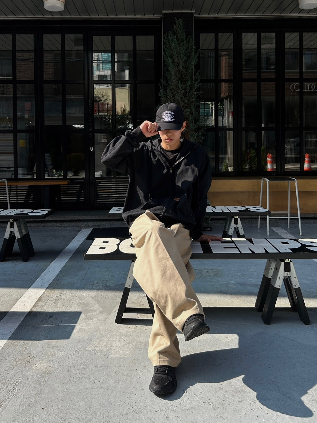 Soft Volume Tuck Wide Pants