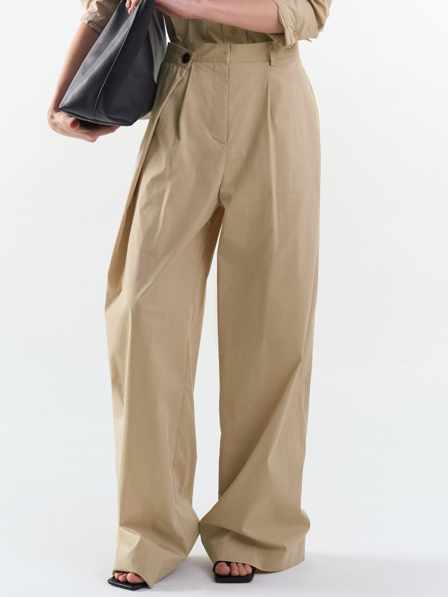 [Plubi] Unbalanced Flap Trousers 