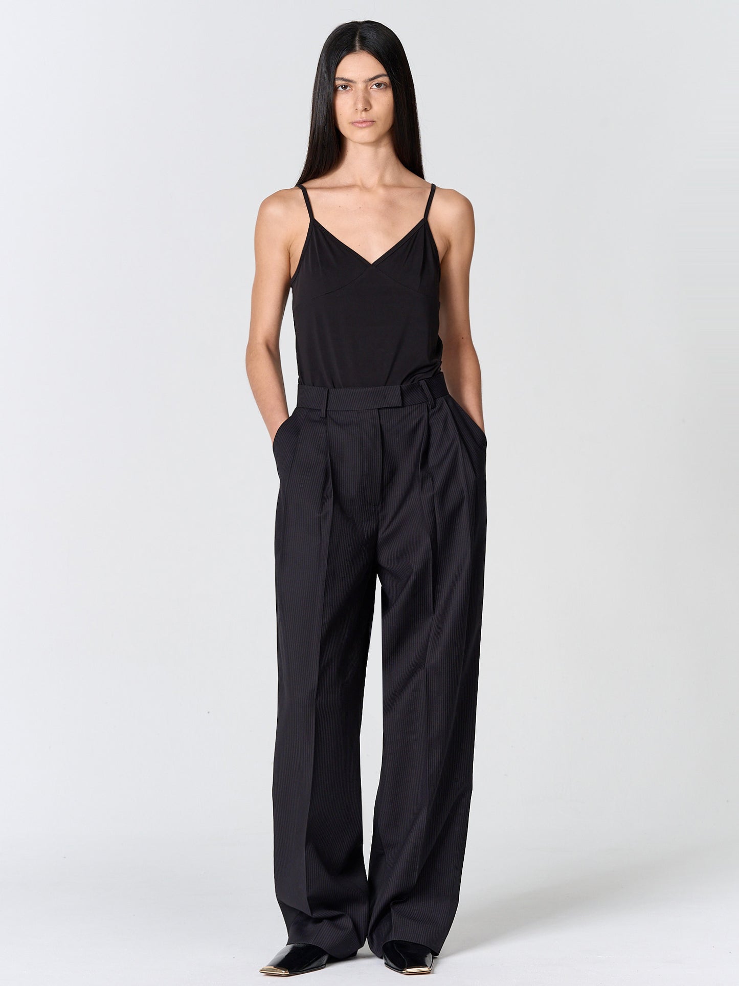 【MAGJAY】V-Neck Sleeveless Top