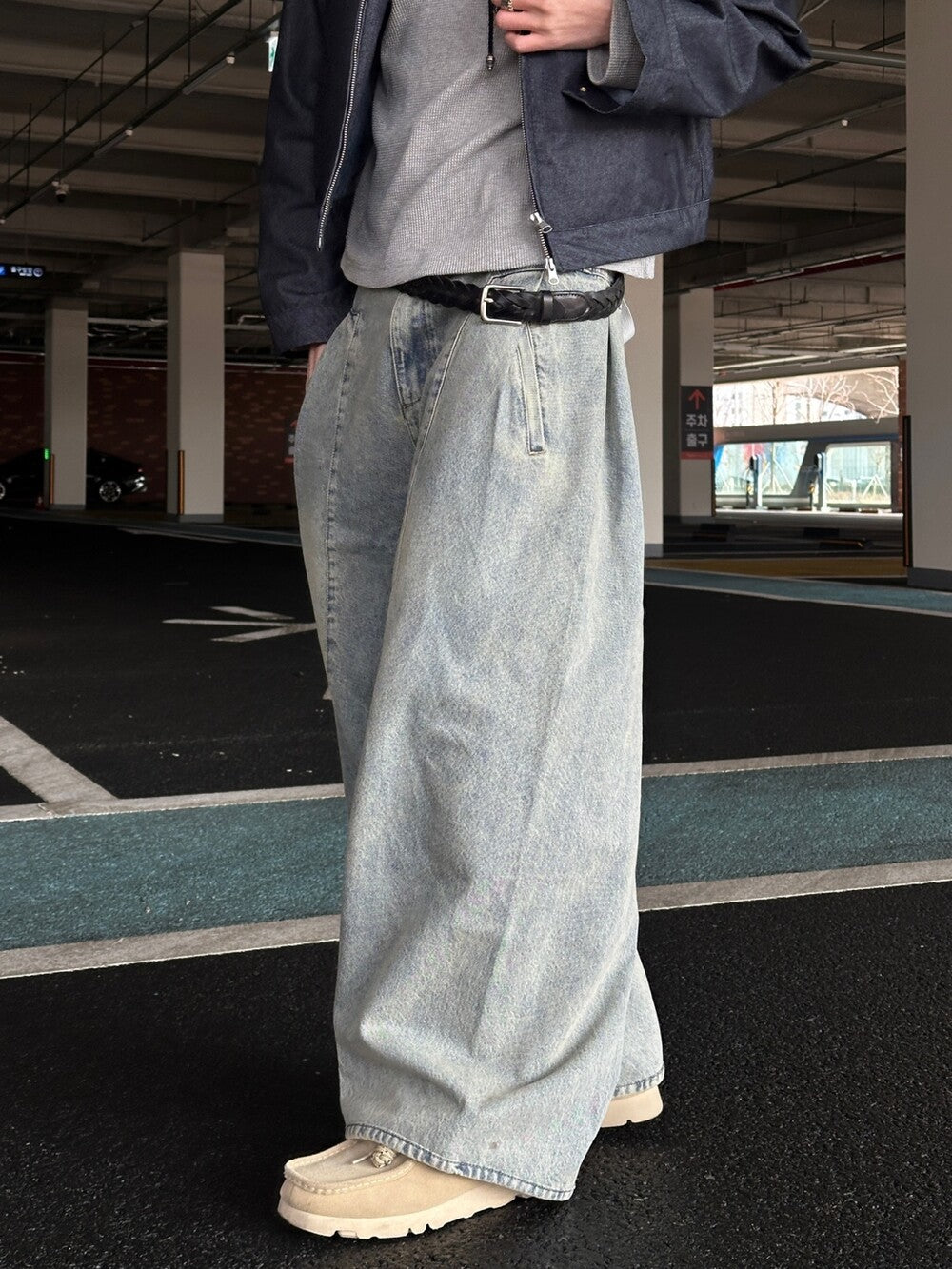 Pin Tuck Balloon Denim Pants