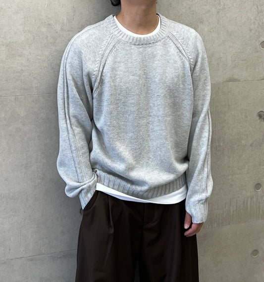 Fingerhole Raglan Knit