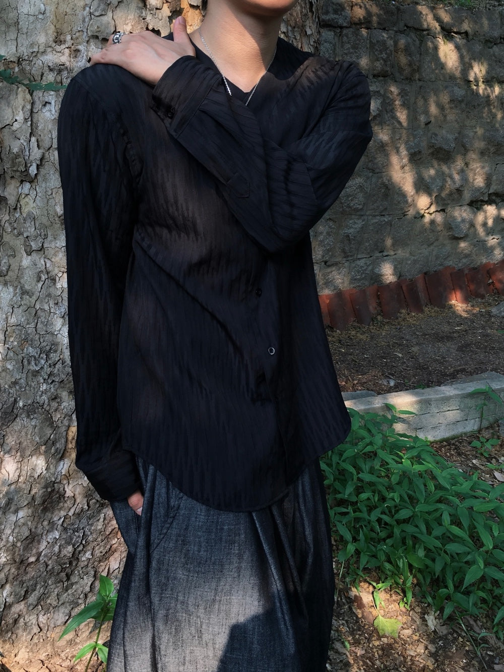 Ripple Texture V-Neck Shirt