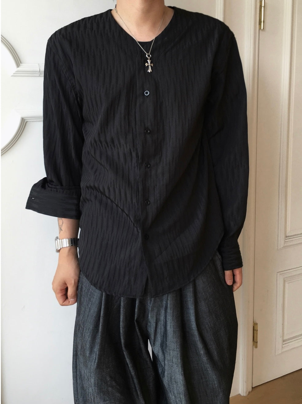 Ripple Texture V-Neck Shirt