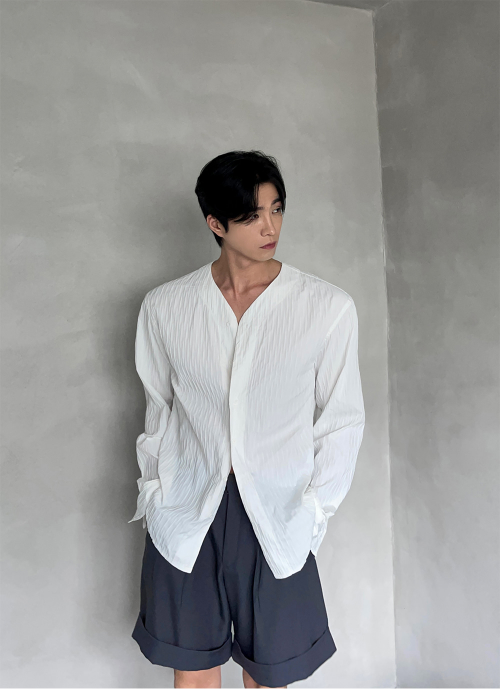 Ripple Texture V-Neck Shirt