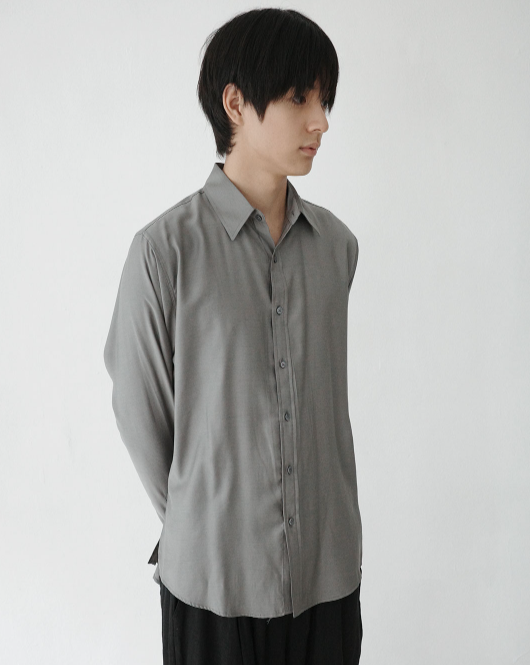 Minimal Fluid Shirt