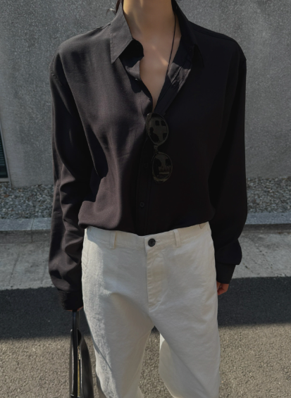 Minimal Fluid Shirt