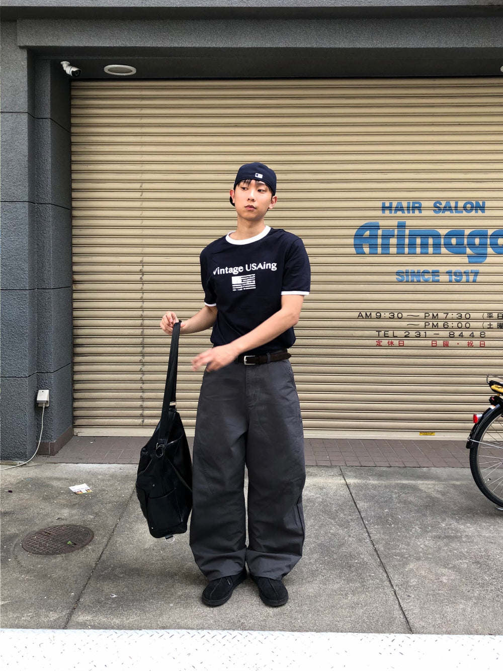 Near Curve Cut Cotton Pants