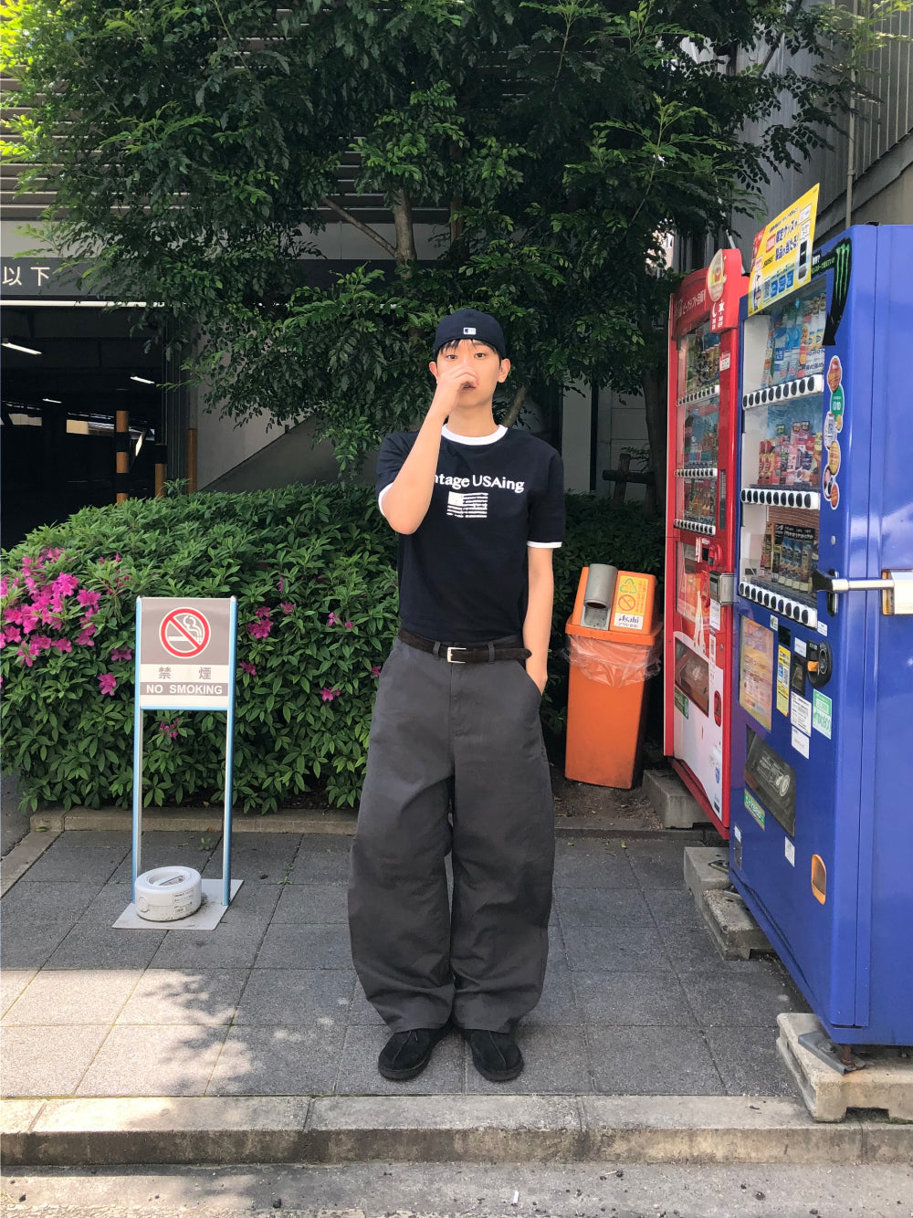 Near Curve Cut Cotton Pants