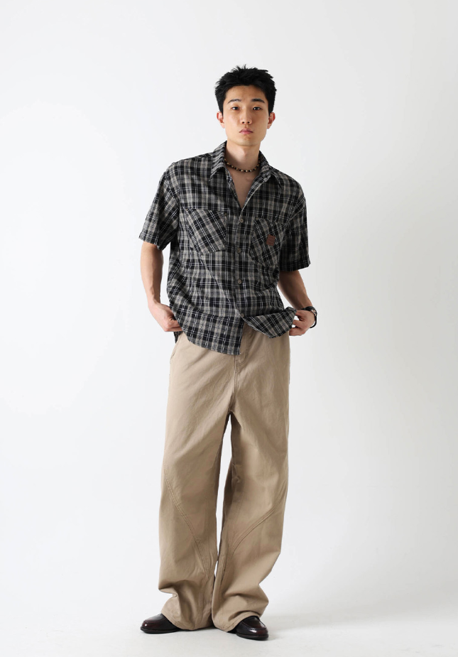 Near Curve Cut Cotton Pants