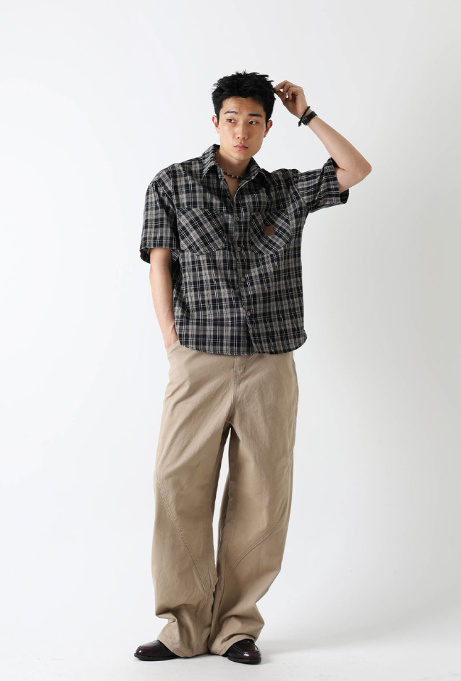 Near Curve Cut Cotton Pants