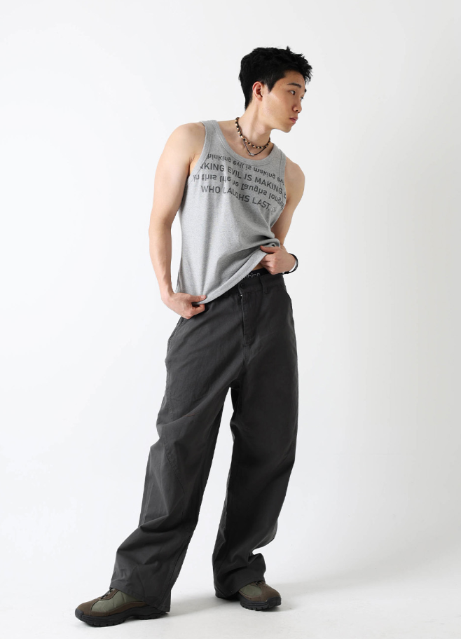 Near Curve Cut Cotton Pants