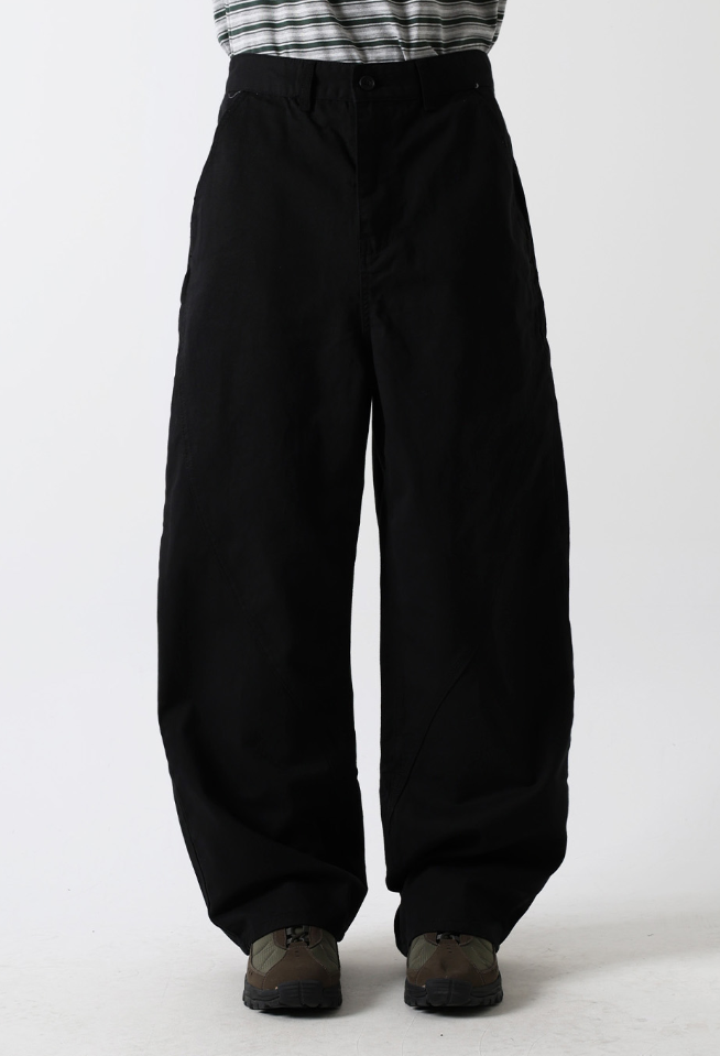 Near Curve Cut Cotton Pants