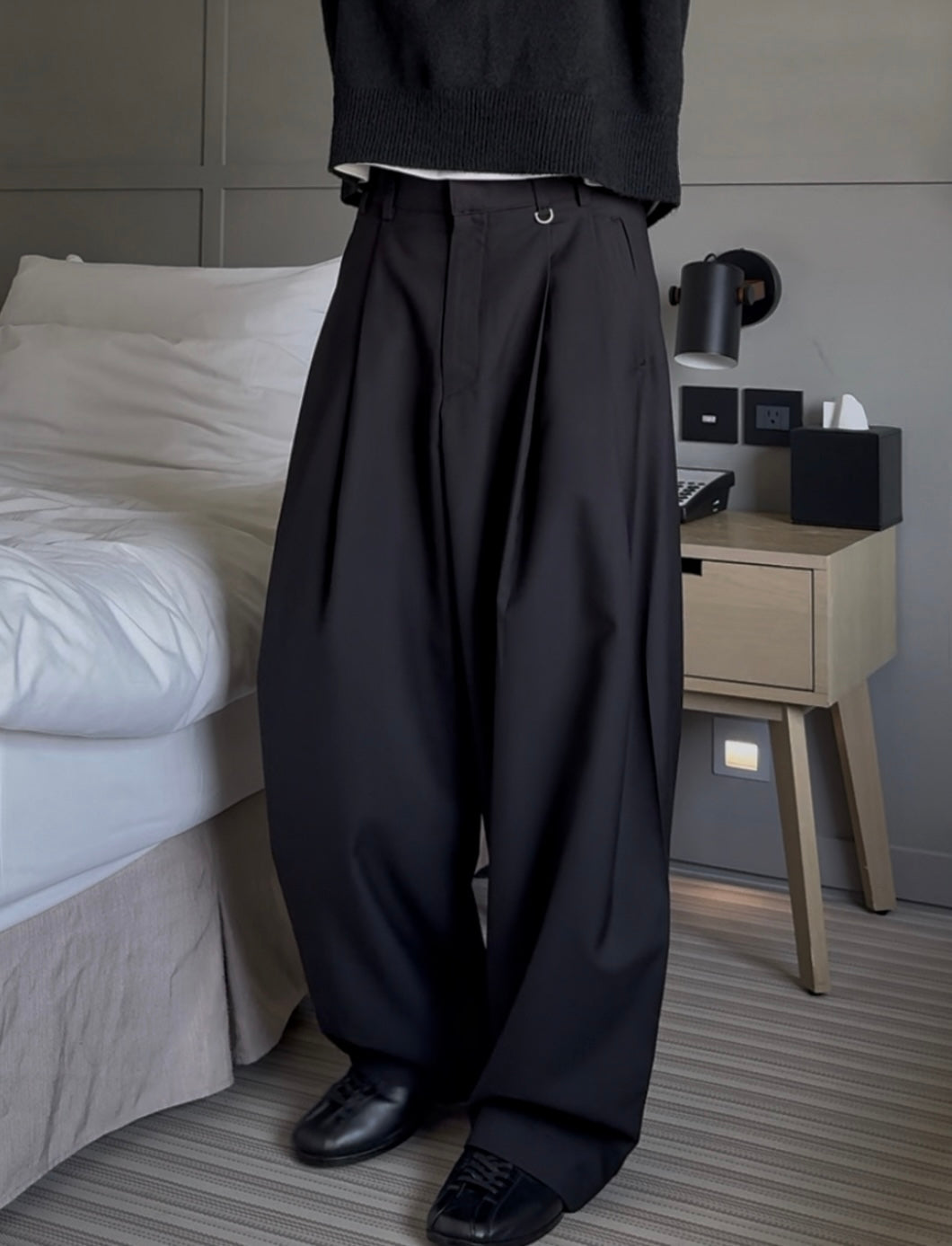 Two-Tuck Wide Slacks Pants – WooStore
