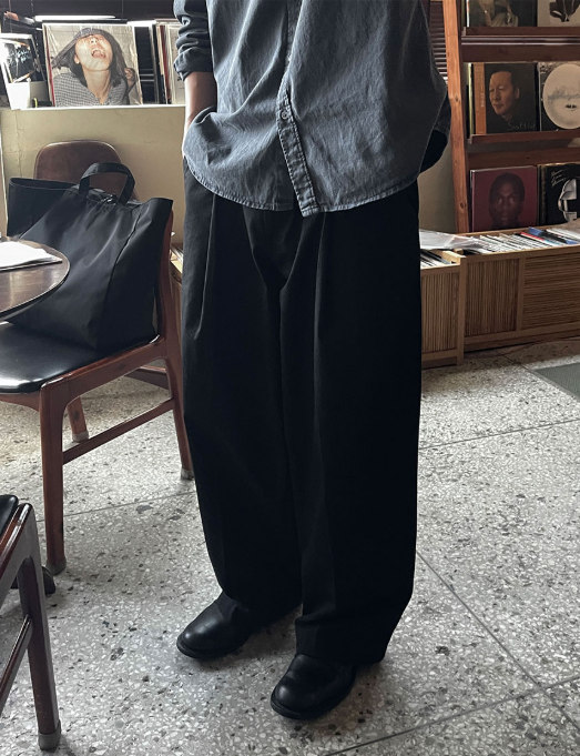 Structured Wide Tuck Slacks