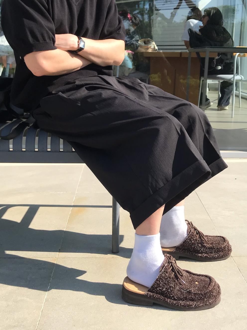 Two-Tuck Wide Half Slacks
