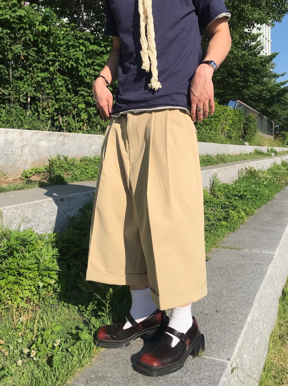 Two-Tuck Wide Half Slacks