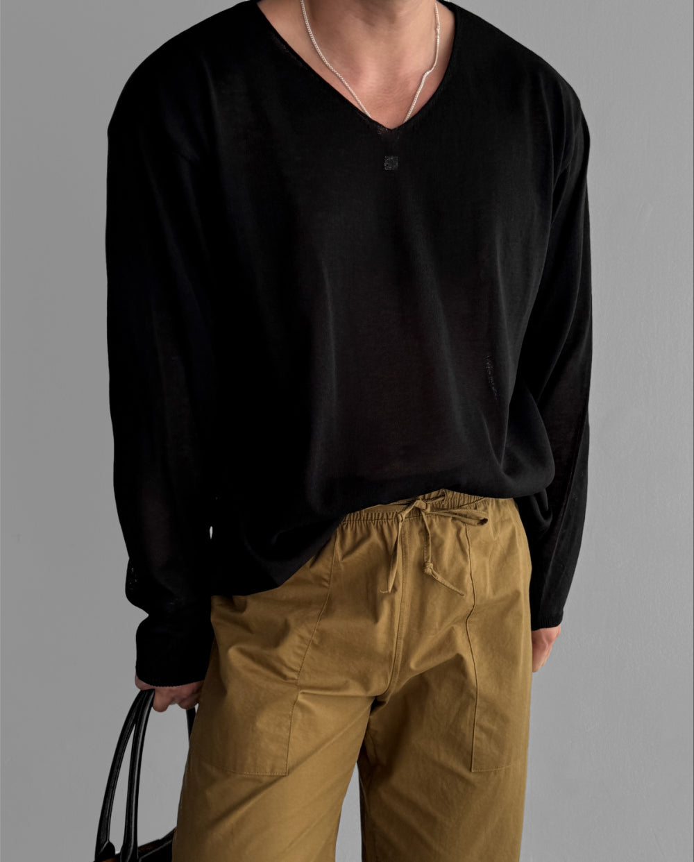 Slick V-Neck Linen Knit