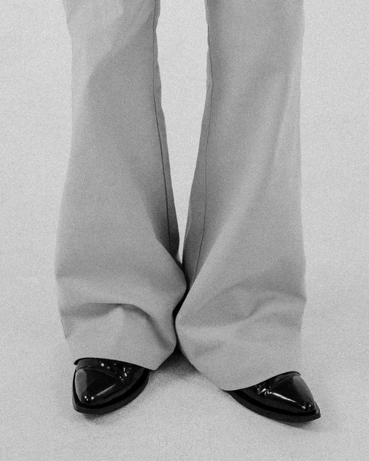 【REVURA レビュ―ラ】DROIT FLARED BELL BOTTOM CHINO PANTS - BLACK