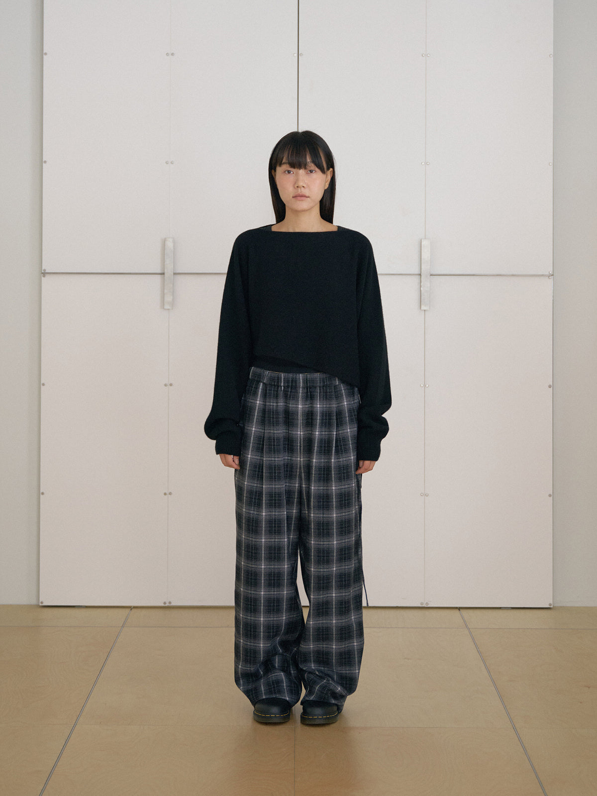 Unbalanced Boat Neck Pullover - Black 10