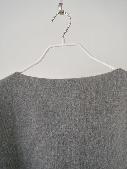 MARAN Unbalanced Boat Neck Pullover - Gray 商品画像17/19