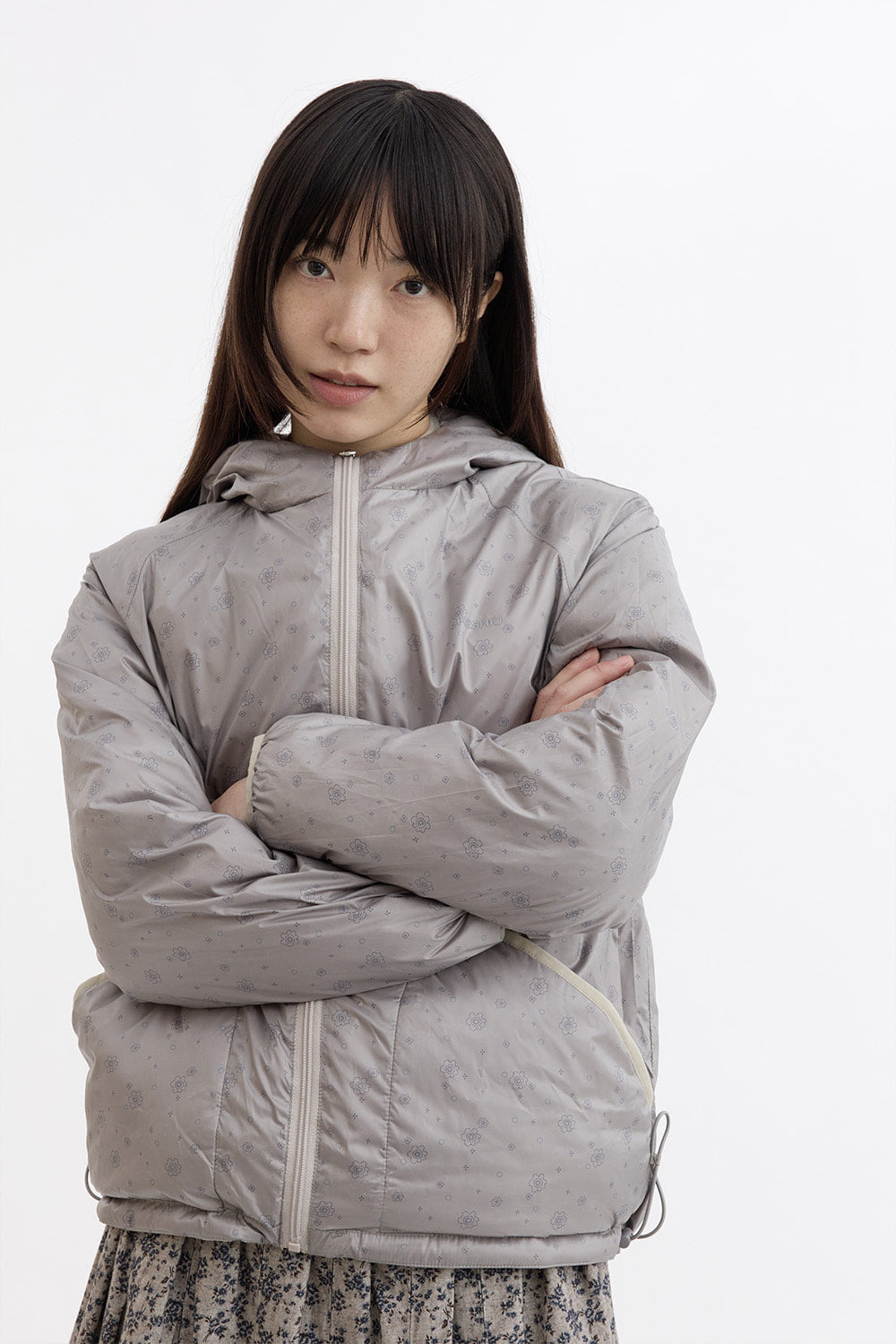 [9/28予約配送] REVERSIBLE FLORAL GRAPHIC DUCK DOWN, LIGHT GRAY