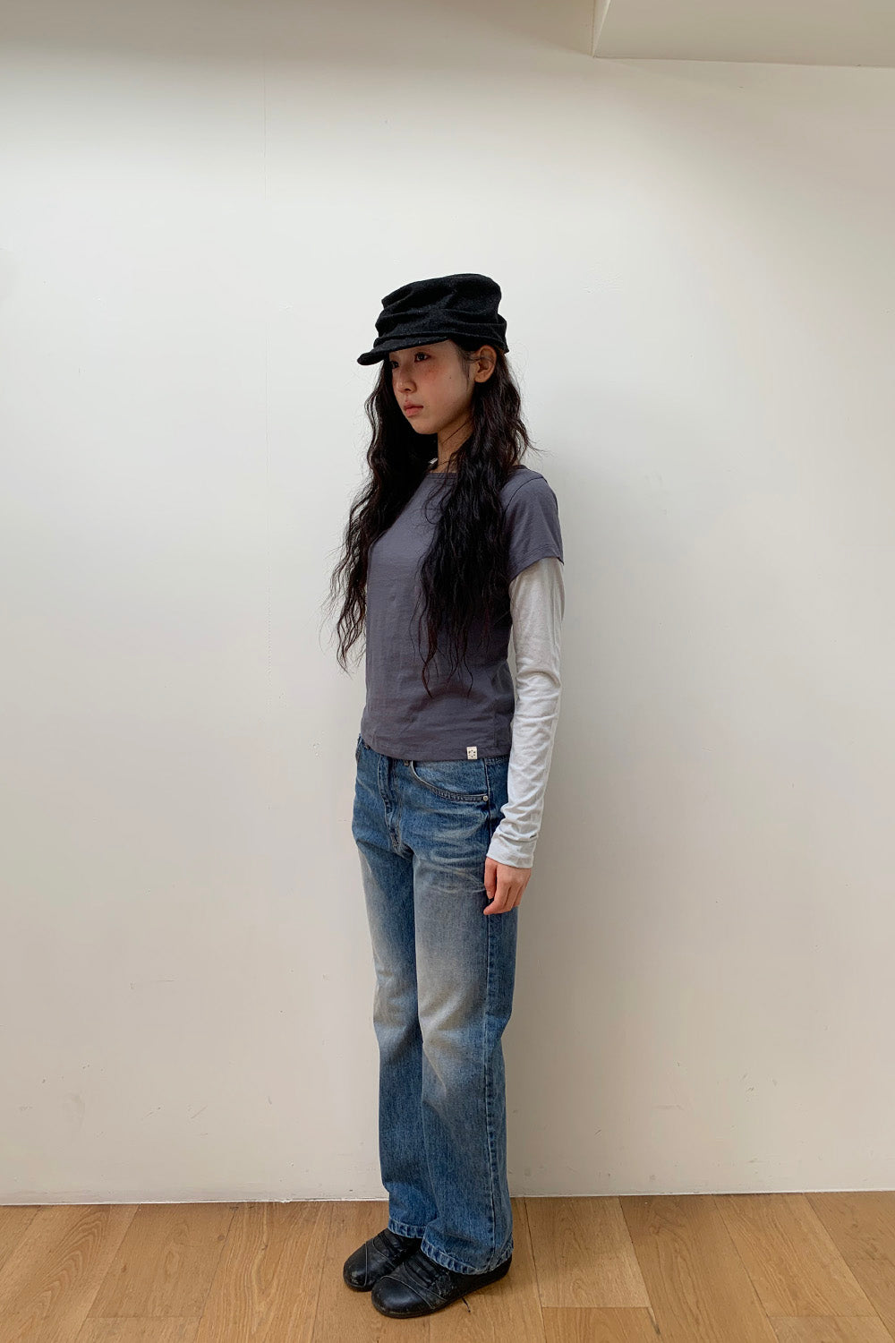 FLORAL LABEL LAYERED T-SHIRT, CHARCOAL
