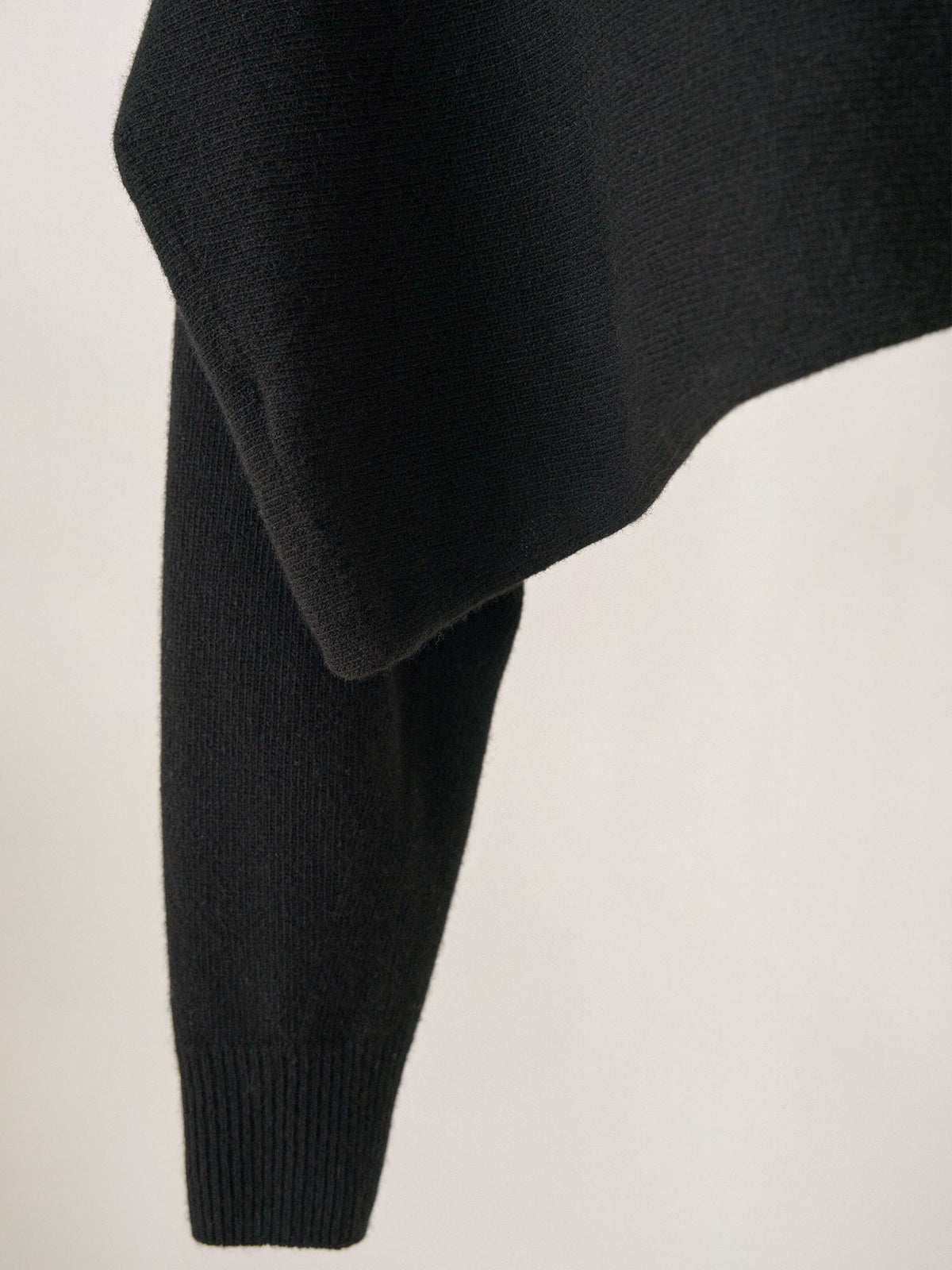 MARAN Unbalanced Boat Neck Pullover - Black 商品画像16/17