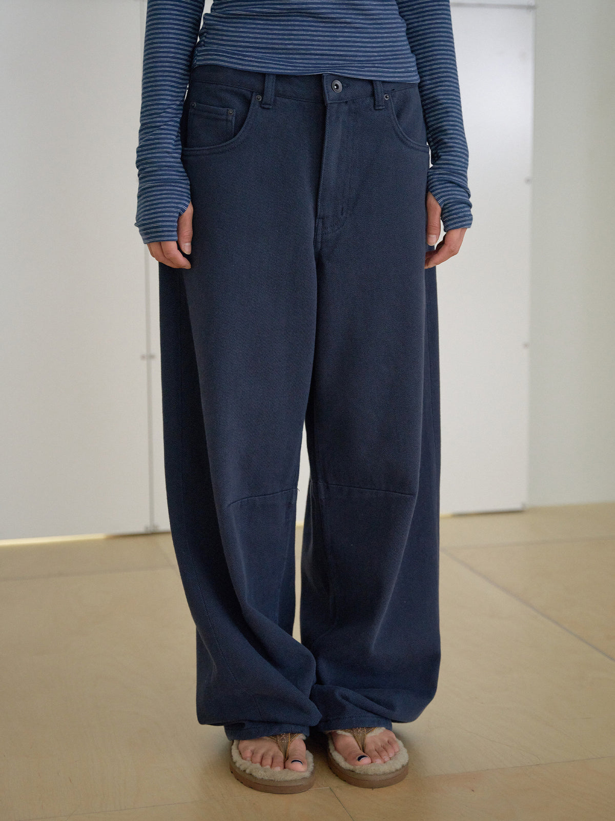 MARAN Cotton Twill Curved Pants - Navy 商品画像18/21