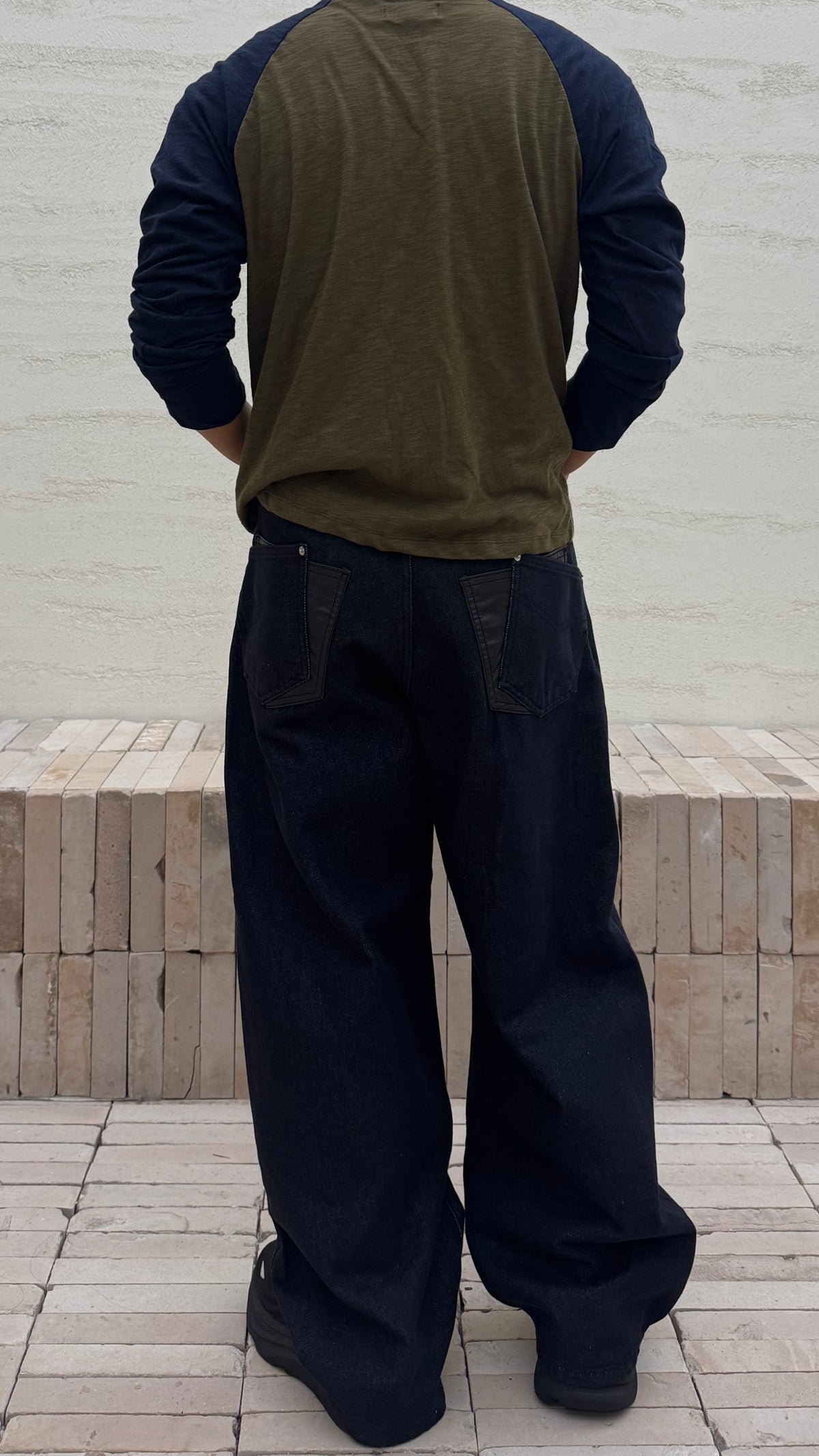 Curve Line Wide Denim Pants BLACK back