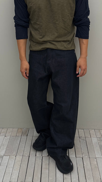 Curve Line Wide Denim Pants BLACK front