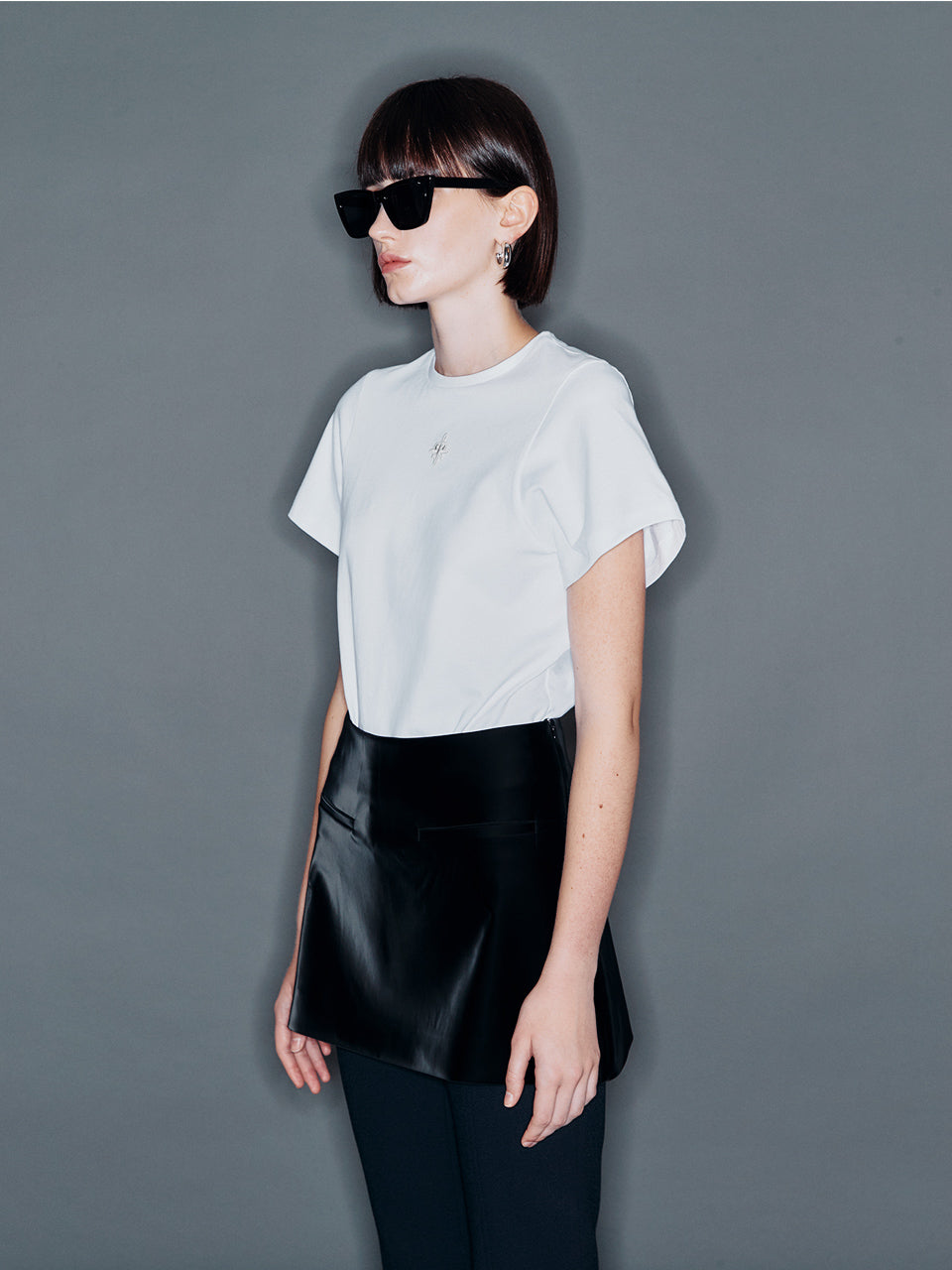 [ARIK.] ASCELLA Logo half sleeve t-shirt White Material notation is different ***