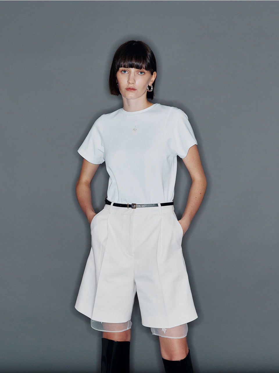 [ARIK.] ASCELLA Logo half sleeve t-shirt White Material notation is different ***
