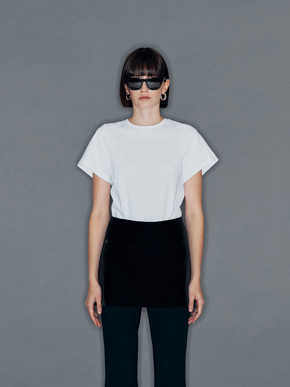 [ARIK.] ASCELLA Logo half sleeve t-shirt White Material notation is different ***
