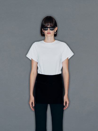 [ARIK.] ASCELLA Logo half sleeve t-shirt White Material notation is different ***