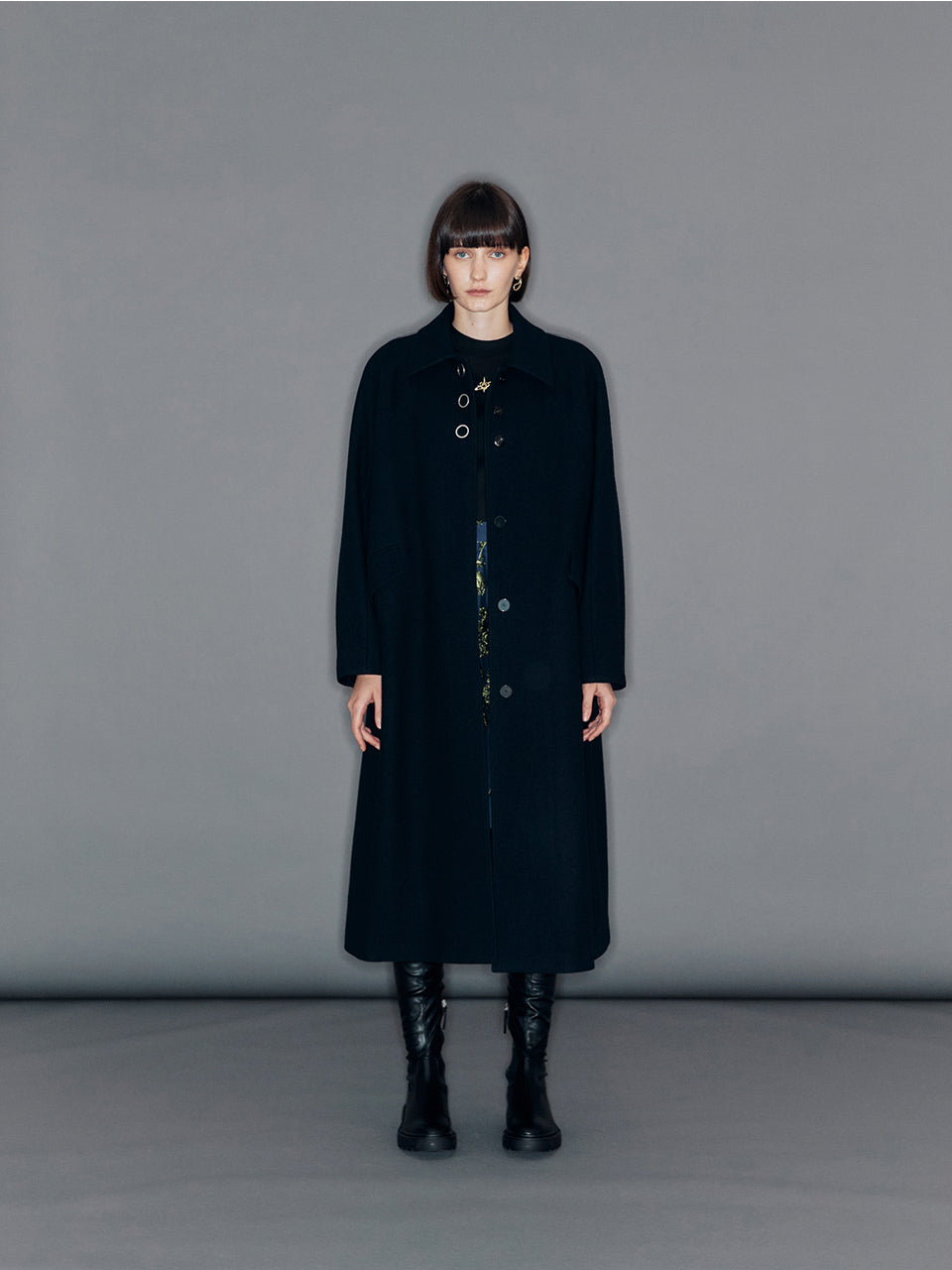 アリク ウールコート ダークネイビー 正面画像｜韓国レディースアウター