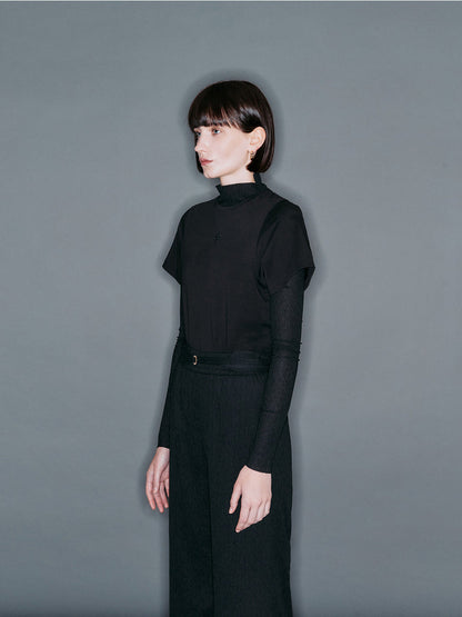 ARIK. ASCELLA Logo half sleeve t-shirt Black